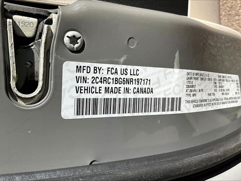 Used 2022 Chrysler Pacifica Touring-L FWD image 18