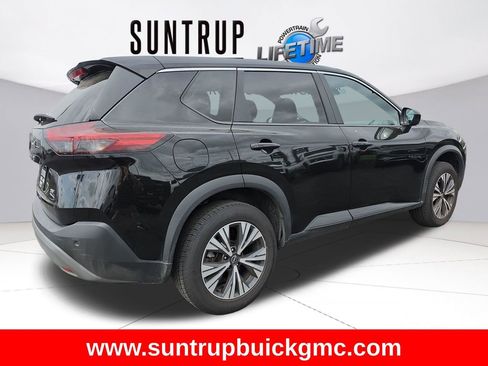 Used 2023 Nissan Rogue SV image 7