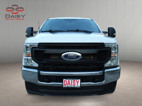 Used 2022 Ford F250 XL w/ Power Equipment Group image 2