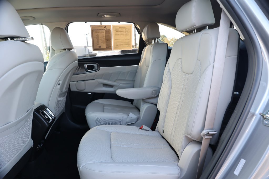 Used 2023 Kia Sorento SX Prestige AWD/4WD image 36