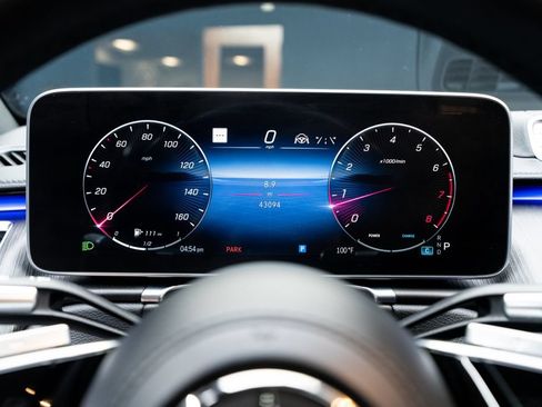 Used 2023 Mercedes-Benz S 500 4MATIC w/ AMG Line image 30