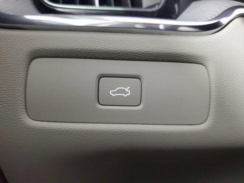 Used 2024 Volvo XC60 B5 Plus w/ Climate Package AWD/4WD image 37