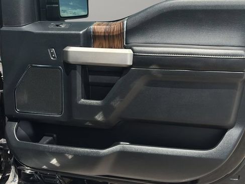Used 2020 Ford F150 Lariat w/ Equipment Group 502A Luxury AWD/4WD image 10