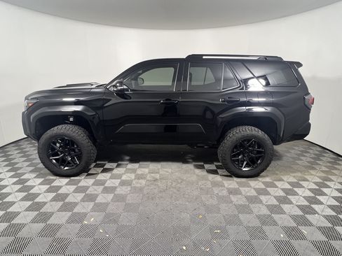 Used 2025 Toyota 4Runner TRD Sport Premium AWD/4WD image 2