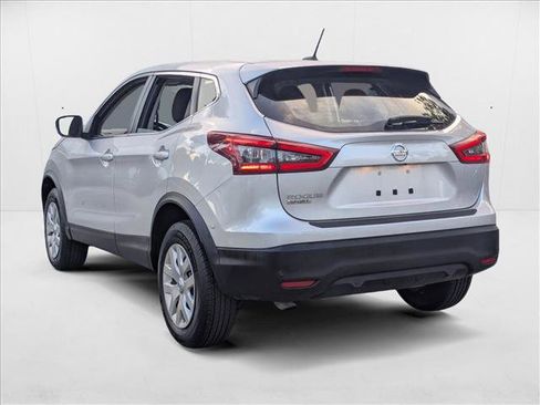 Used 2020 Nissan Rogue Sport S image 6