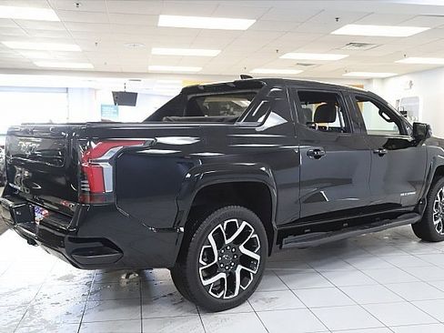 New 2024 Chevrolet Silverado EV RST image 7