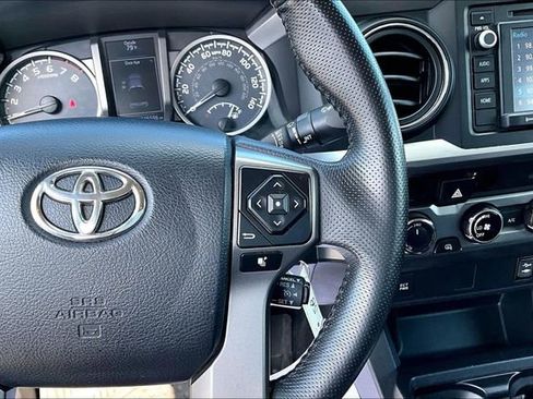 Used 2017 Toyota Tacoma SR5 image 12