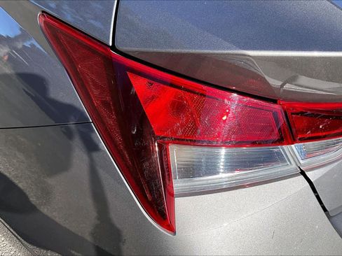 Used 2023 Hyundai Elantra SEL w/ Convenience Package image 28