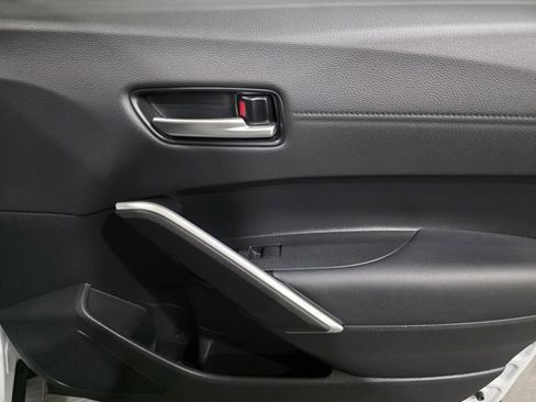 Used 2025 Toyota Corolla Cross AWD Hybrid w/ Convenience Package image 13