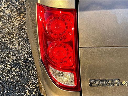 Used 2019 Dodge Grand Caravan SE image 29