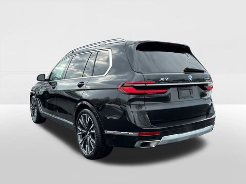Used 2025 BMW X7 xDrive40i w/ Premium Package image 2