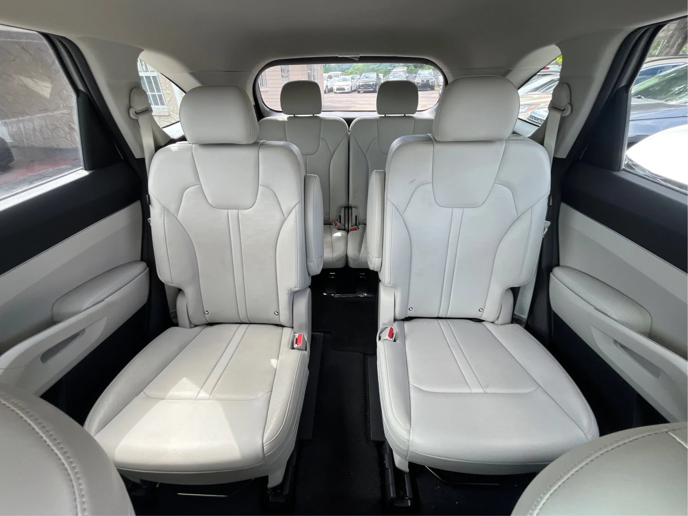 Used 2024 Kia Sorento EX FWD image 12