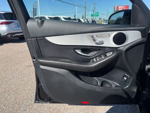 Used 2021 Mercedes-Benz GLC 300 4MATIC image 15