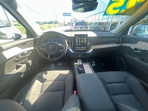 Certified 2025 Volvo XC90 B6 Plus AWD/4WD image 18