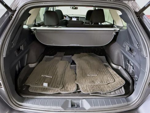 Used 2025 Subaru Outback Premium w/ Popular Package #1 AWD/4WD image 30