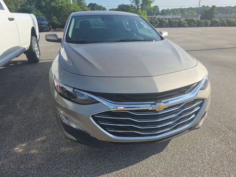 Used 2025 Chevrolet Malibu LT FWD image 8