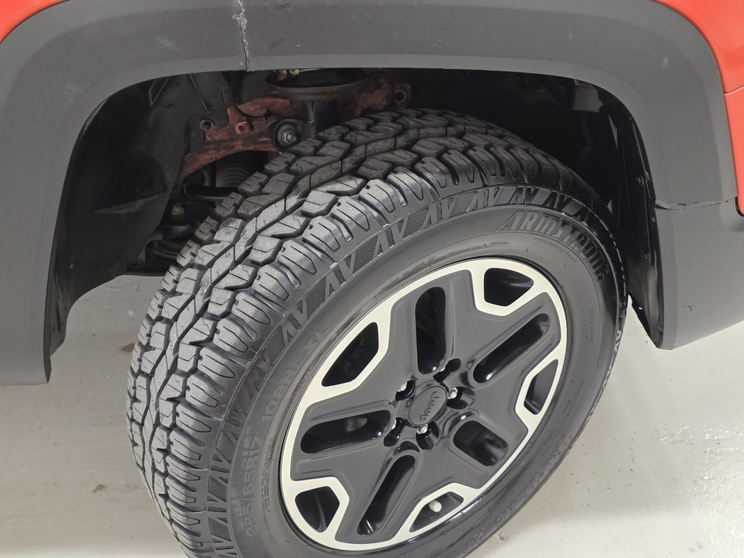 Used 2016 Jeep Renegade Trailhawk AWD/4WD image 43