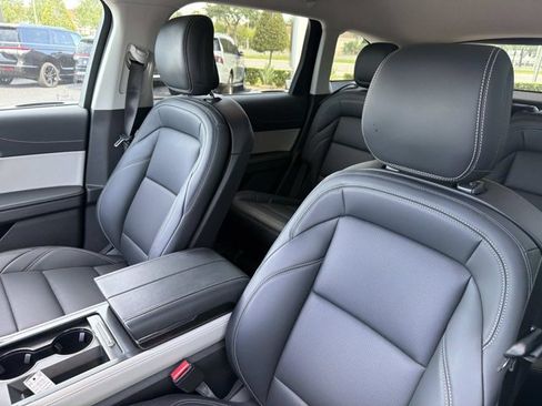 Certified 2025 Lincoln Nautilus Premier AWD/4WD image 15