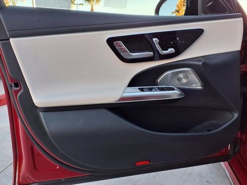 Used 2025 Mercedes-Benz E 350 4MATIC Sedan image 13