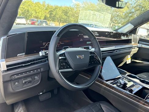 New 2026 Cadillac Escalade Platinum Luxury w/ LPO, Floor Liner Package image 34