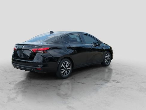 Used 2021 Nissan Versa SV FWD image 8