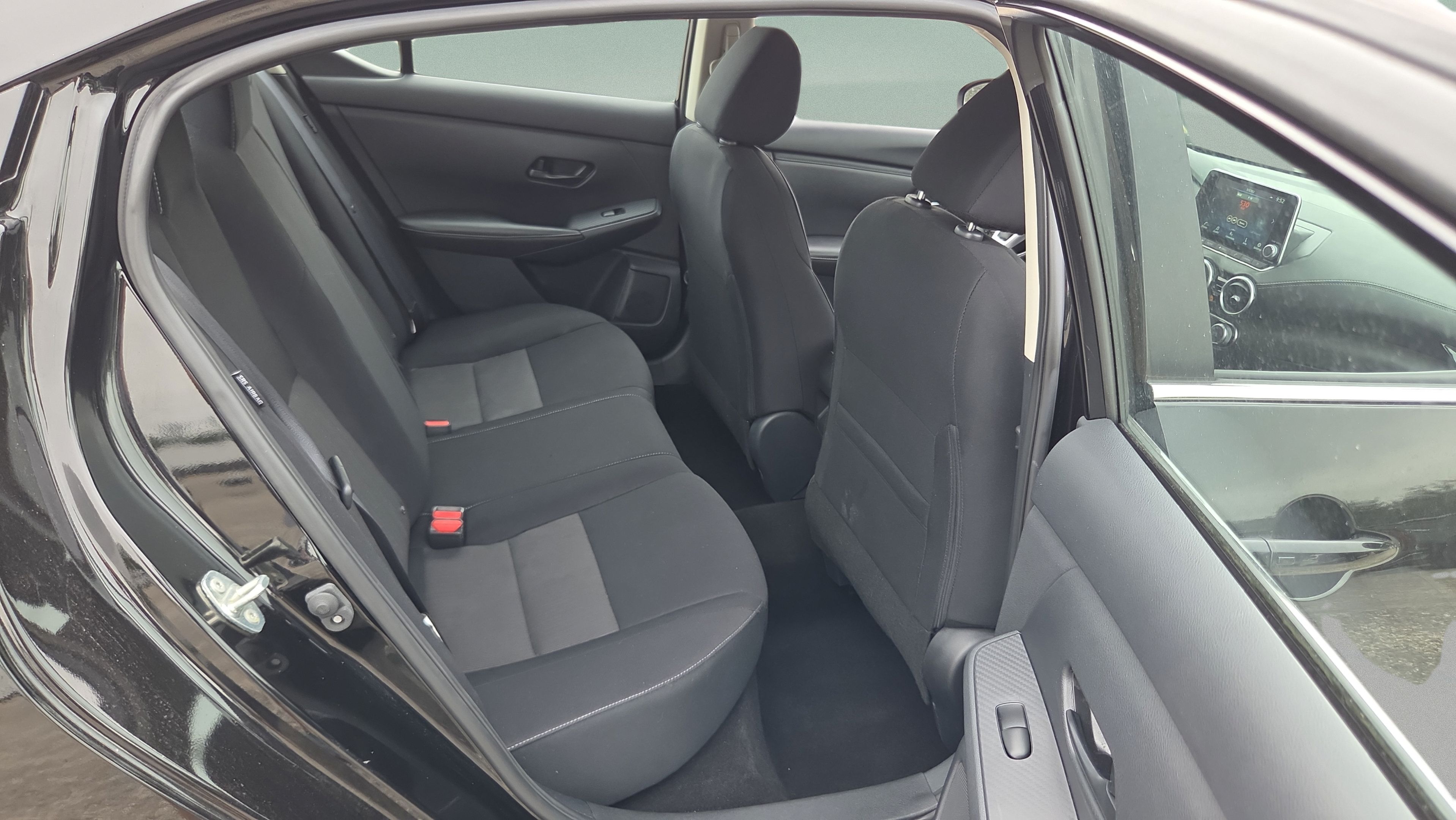 Used 2025 Nissan Sentra SV FWD image 14