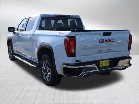 New 2026 GMC Sierra 1500 SLT image 5