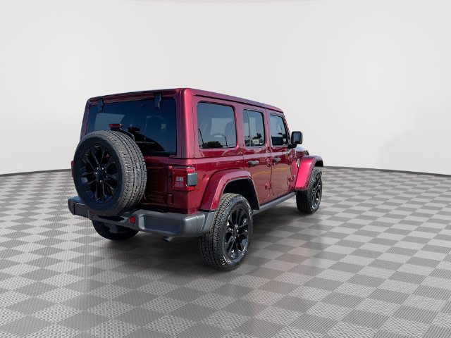 Used 2022 Jeep Wrangler Unlimited Sahara w/ Cold Weather Group AWD/4WD image 11