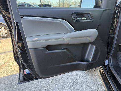 Used 2024 Chevrolet Colorado ZR2 w/ Technology Package image 14