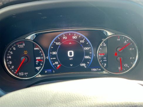 Used 2023 GMC Acadia AT4 w/ Technology Package image 12