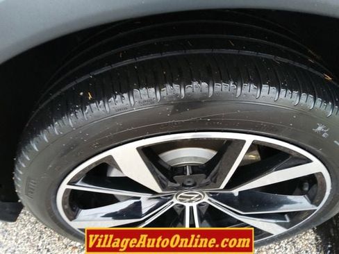 Used 2023 Volkswagen Tiguan SEL R-Line image 8