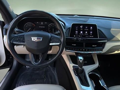 Used 2023 Cadillac CT4 Luxury RWD image 10