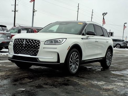 Certified 2023 Lincoln Corsair Reserve w/ Equipment Group 201A image 3