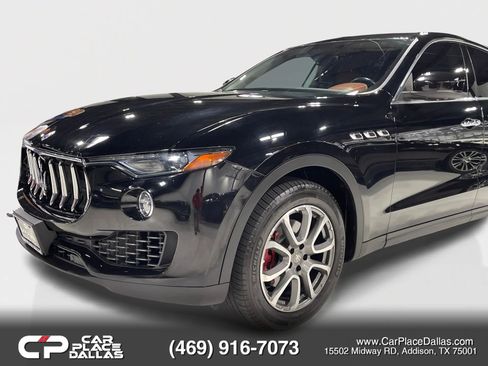 Used 2017 Maserati Levante AWD/4WD image 5