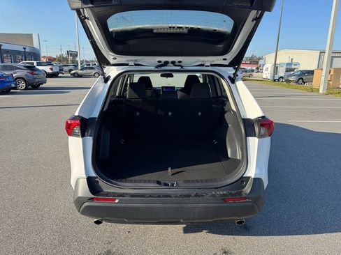Used 2023 Toyota RAV4 LE FWD image 17