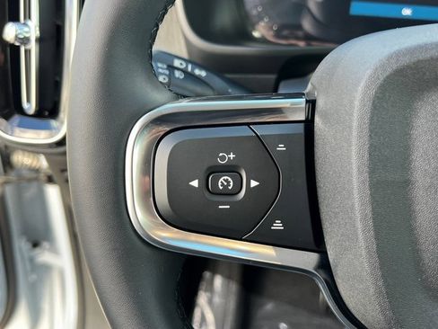 Certified 2026 Volvo XC40 B5 Plus w/ Protection Package Premier image 27