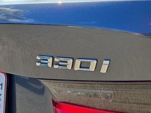 Used 2022 BMW 330i xDrive Sedan w/ Driving Assistance Package image 29