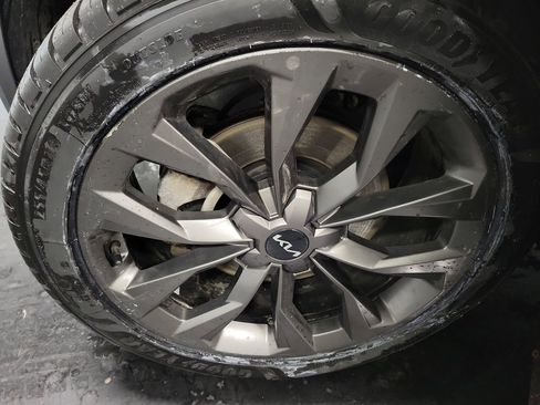 Used 2023 Kia Sorento SX Prestige image 11