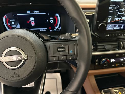 Certified 2024 Nissan Pathfinder Platinum image 22