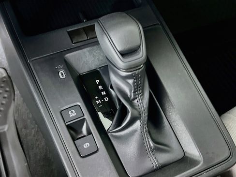 Used 2026 Toyota Corolla Cross L FWD image 23
