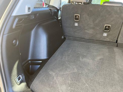 Used 2023 Jeep Grand Cherokee Limited w/ Luxury Tech Group II image 19