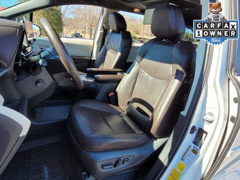 Used 2022 Toyota Sienna Platinum image 9