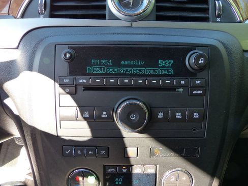 Used 2011 Buick Enclave CXL FWD image 30