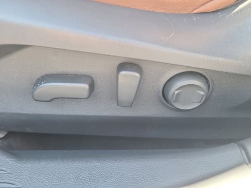 Used 2020 Subaru Outback Touring w/ Tech Package 2 image 23