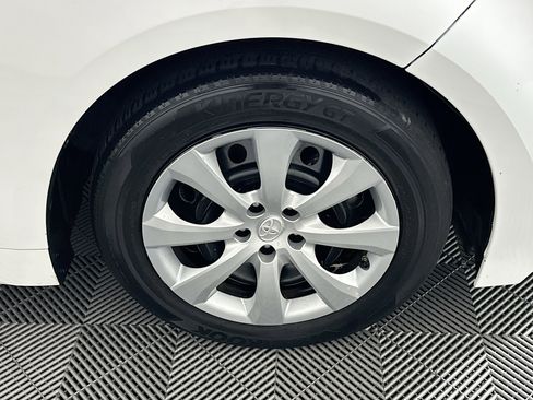 Used 2023 Toyota Corolla LE image 11