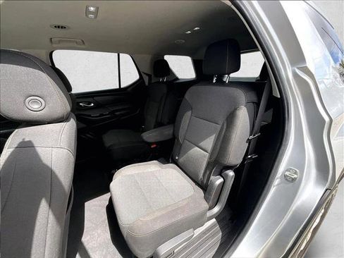 Used 2020 Chevrolet Traverse LT image 27