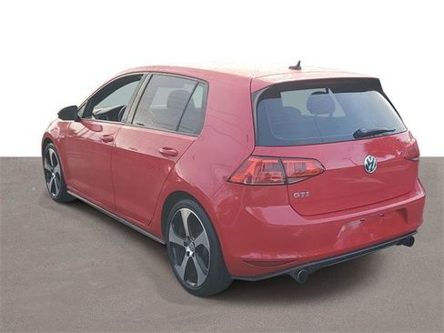Used 2016 Volkswagen Golf S image 3