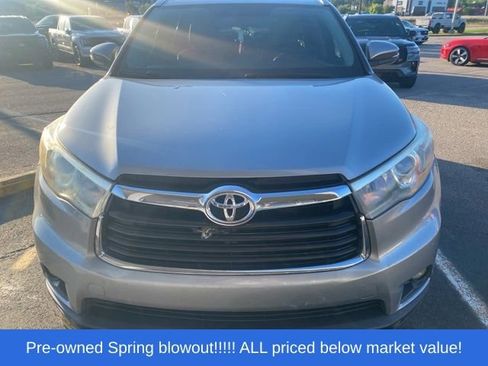 Used 2015 Toyota Highlander XLE FWD image 2