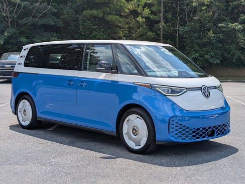 Used 2025 Volkswagen ID. Buzz 1st Edition RWD image 11