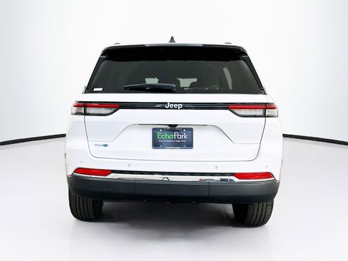 Used 2023 Jeep Grand Cherokee 4WD 4xe image 7